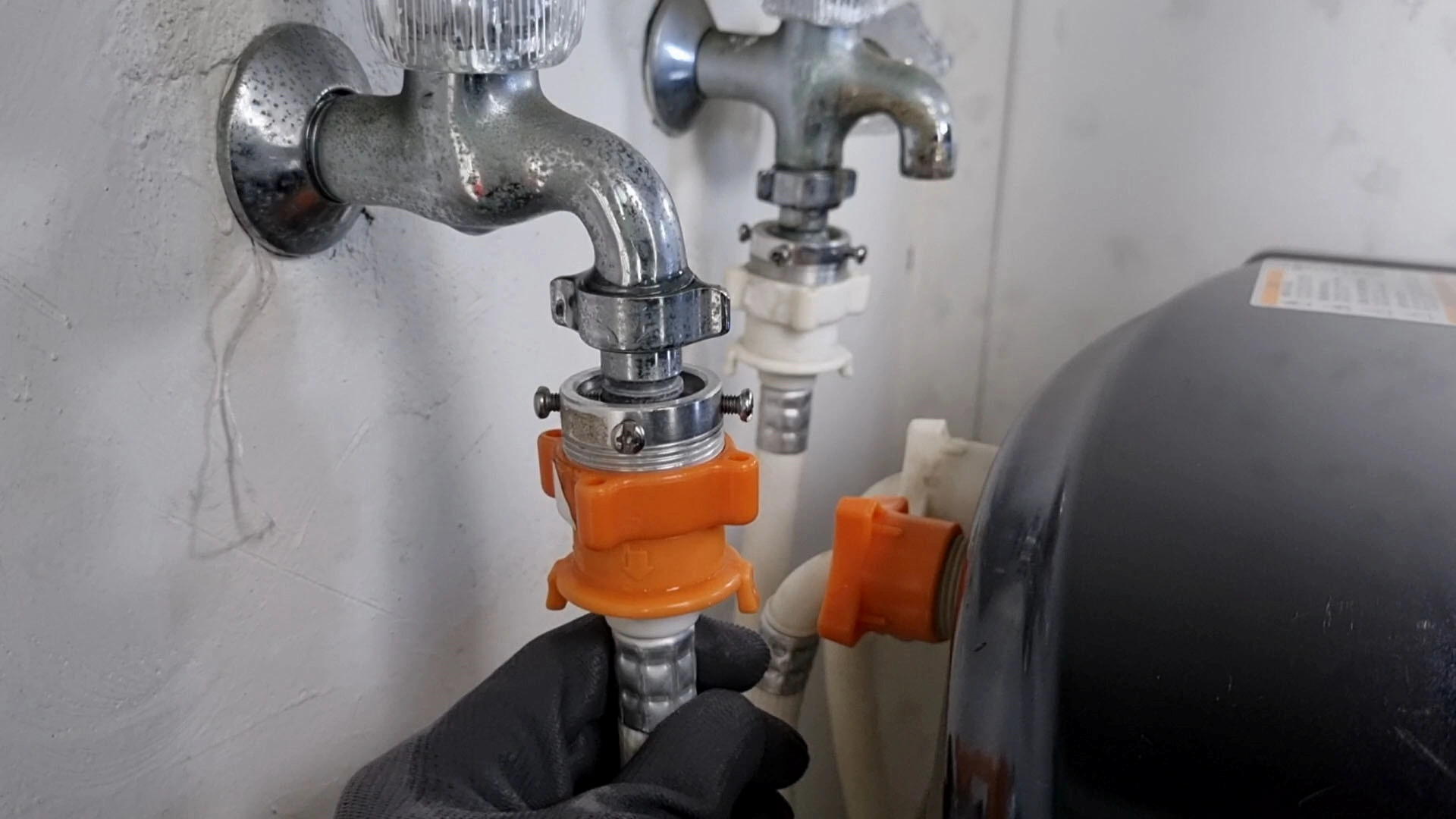 세탁기 호스 수도꼭지 연결 모습