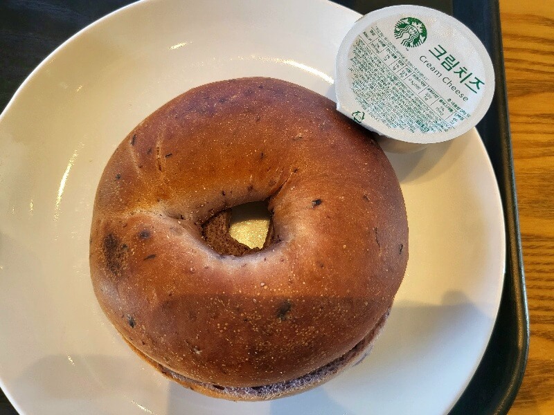 스타벅스 더블 에스프레소 크림라떼 탕종베이글