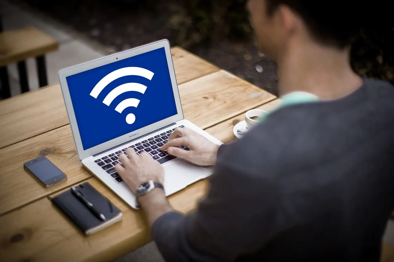 넷플릭스·화상회의 끊김 해결: 새 장비 없이 집 Wi-Fi 속도 높이는 실전 가이드