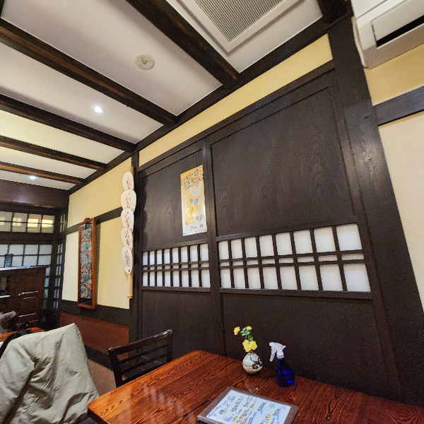 일본 다다미 방이 생각나는 쥬니다냐 하나미코지텐