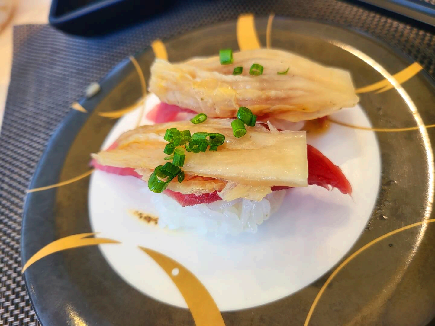 오창-스시예담-백김치-참치-초밥