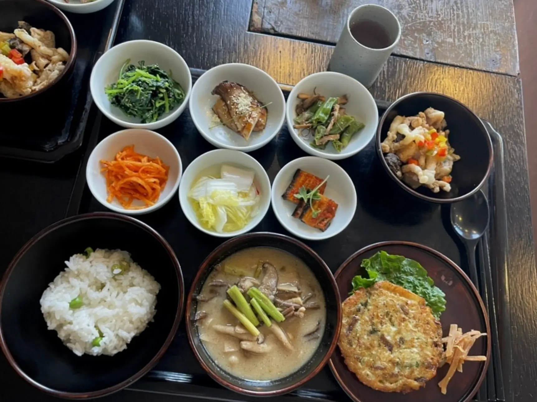 채식 위주의 절밥 한 상