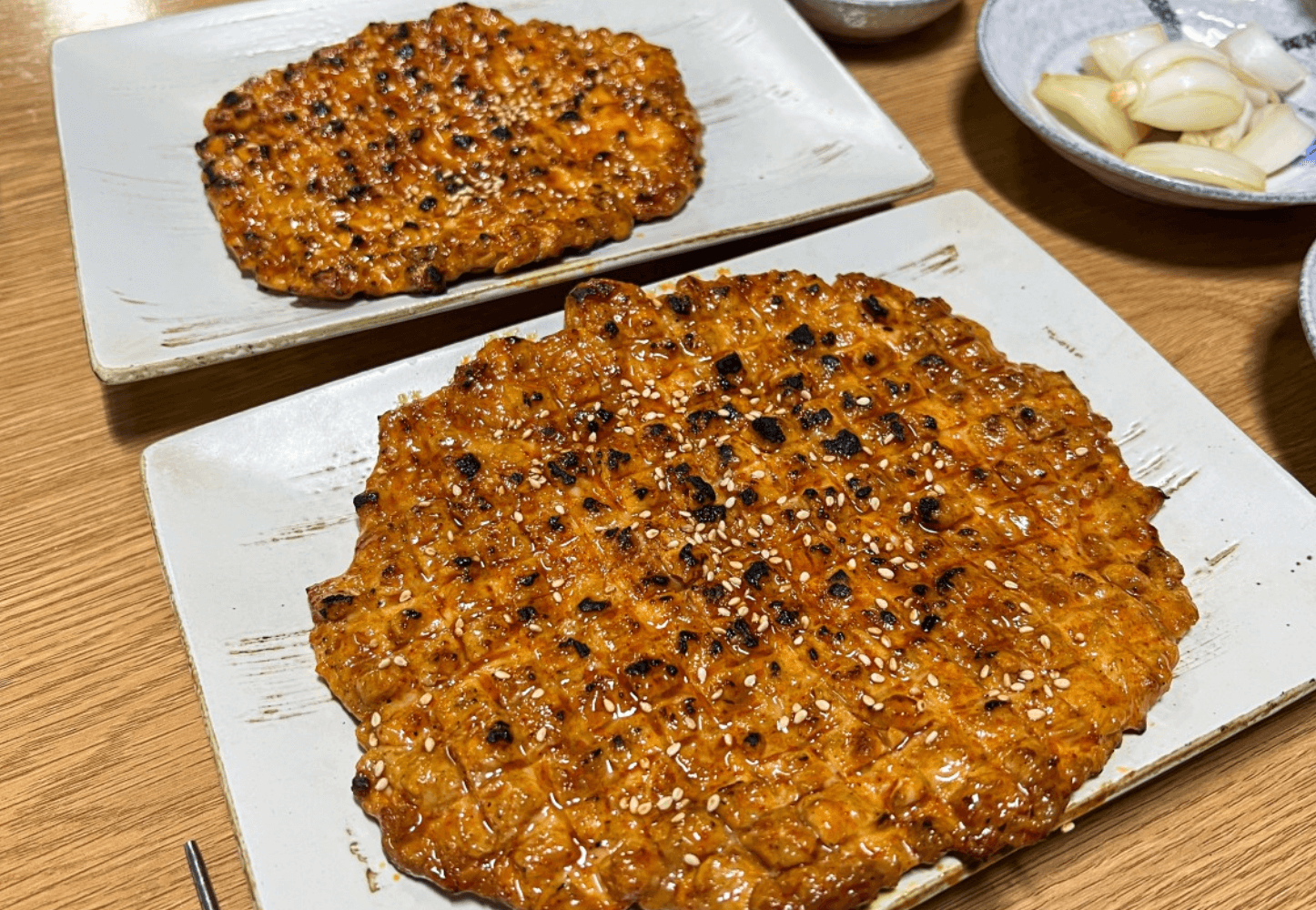 닭-불고기-두-접시