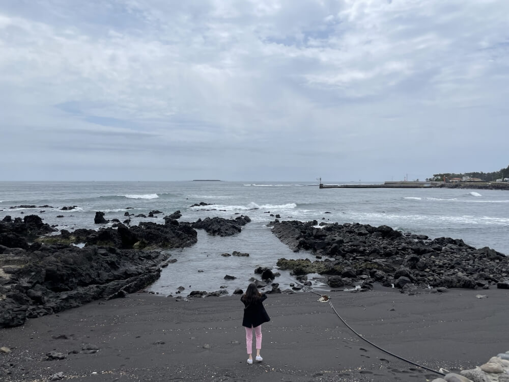 제주-공천포-식당-앞-바다-경치
