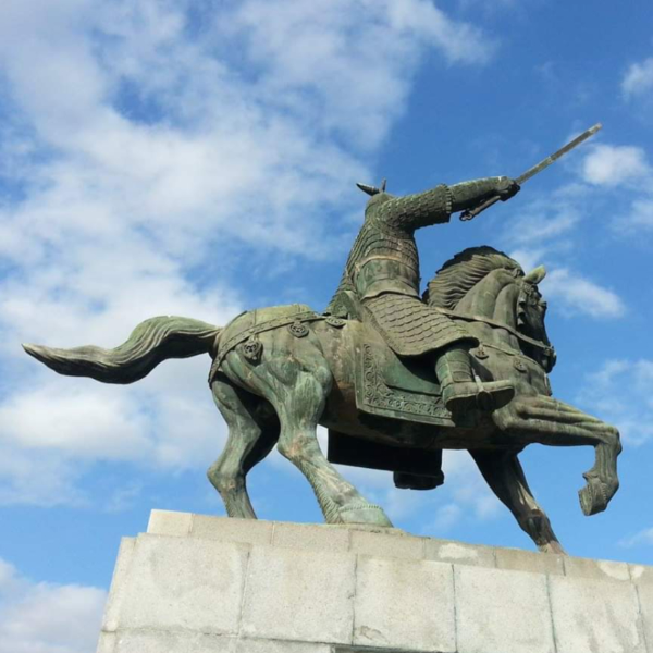 신라 김유신 장군 동상