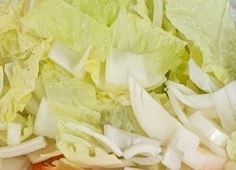 배추 알배기, 양파 썰어 놓은 사진