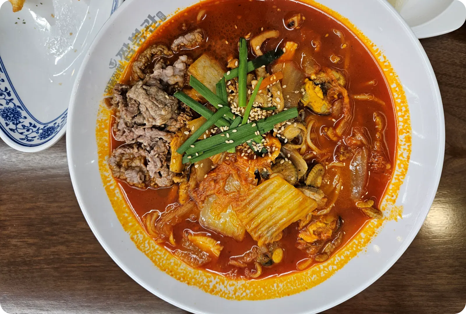 짬뽕관-하남미사점-차돌-짬뽕-기본-매운맛