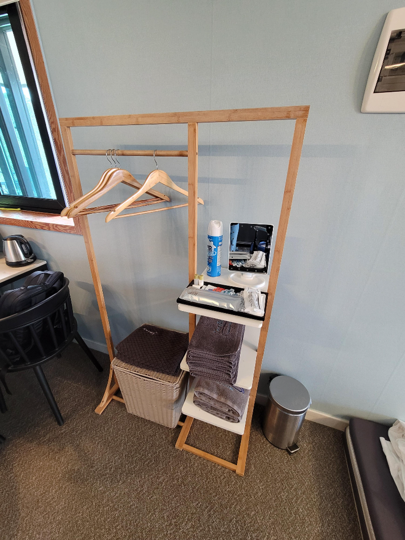 옷걸이 및 소품