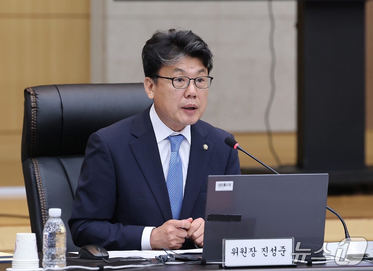 진성준 국방위원장 미국 비자 거부 관련 보도 인물 자료 이미지 3A