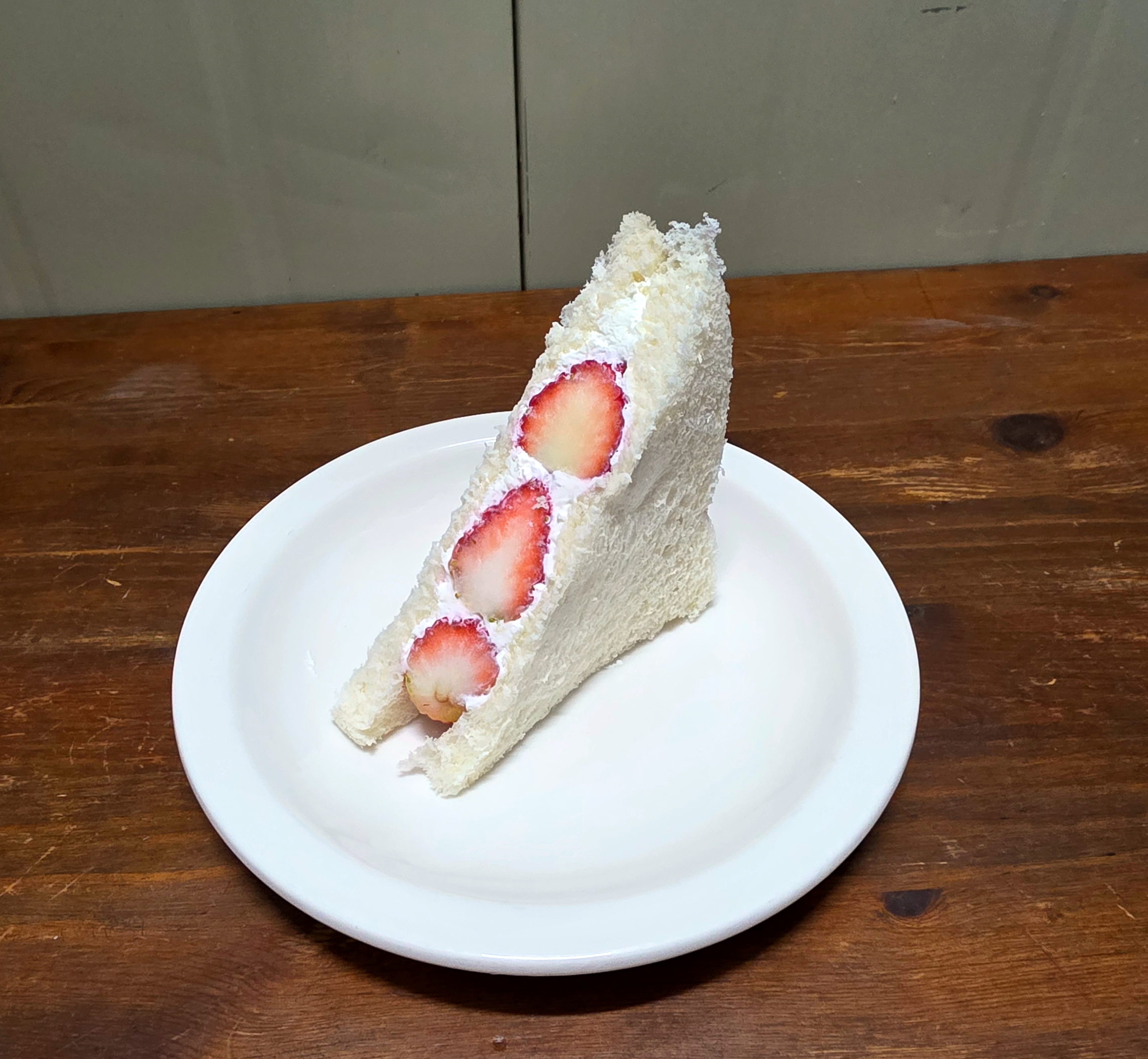 GS25디저트신상맛삼춘딸기샌드