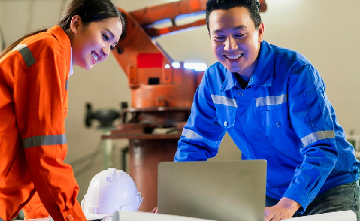 작업하는 사람들