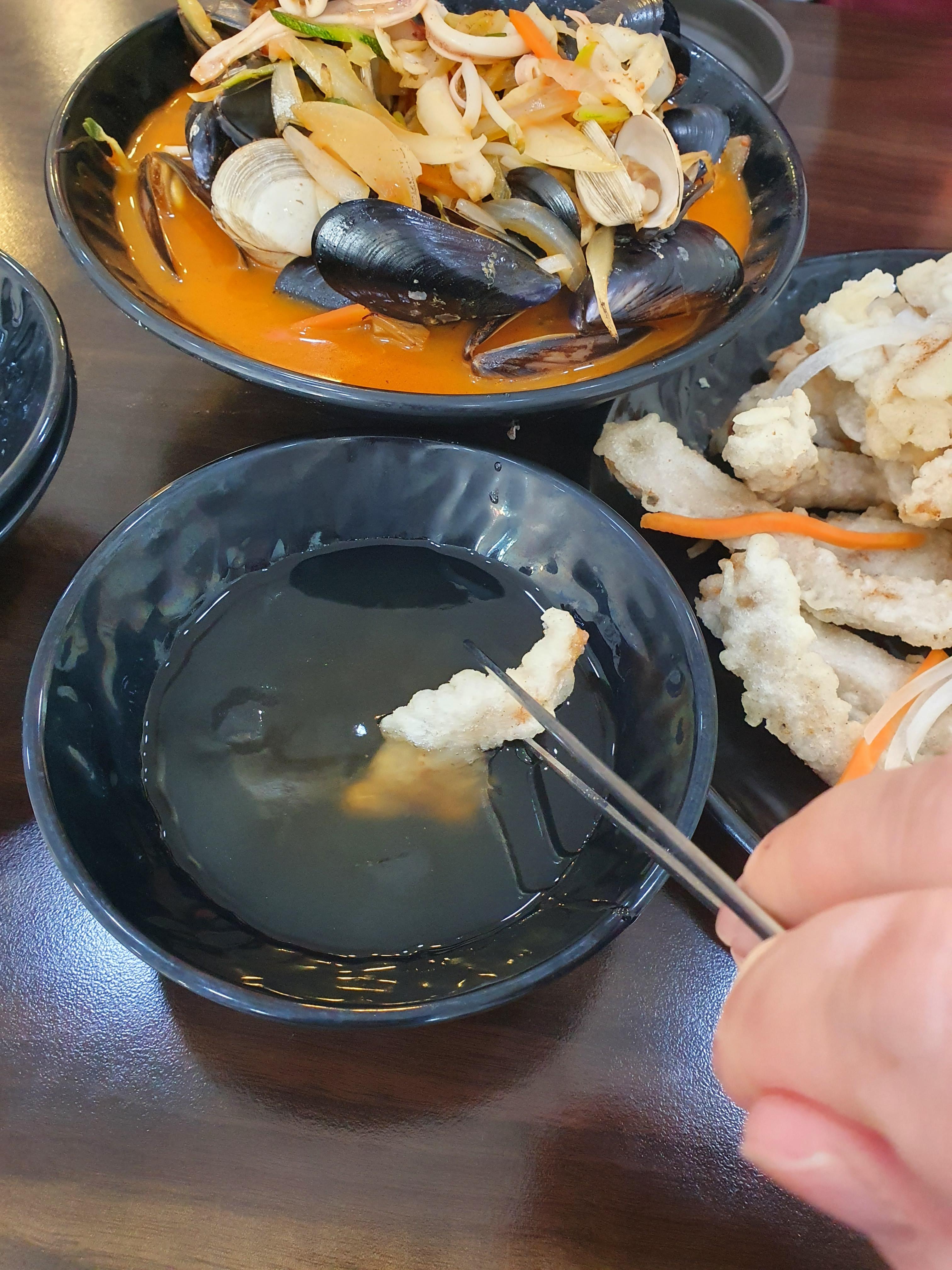 대전 가수원동 백선짬뽕 바삭한 탕수육을 소스에 찍어서 냠냠