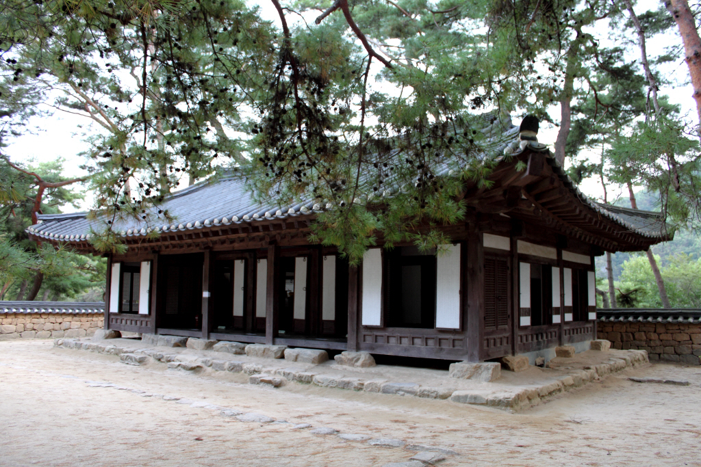 청령포 단종어소의 모습