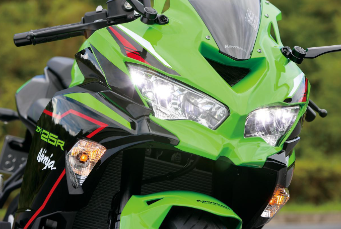 닌자 ZX-25RSE 정면 확대 사진