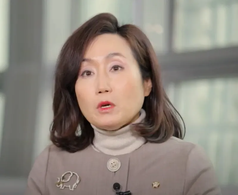 국회의원 인터뷰2.webp