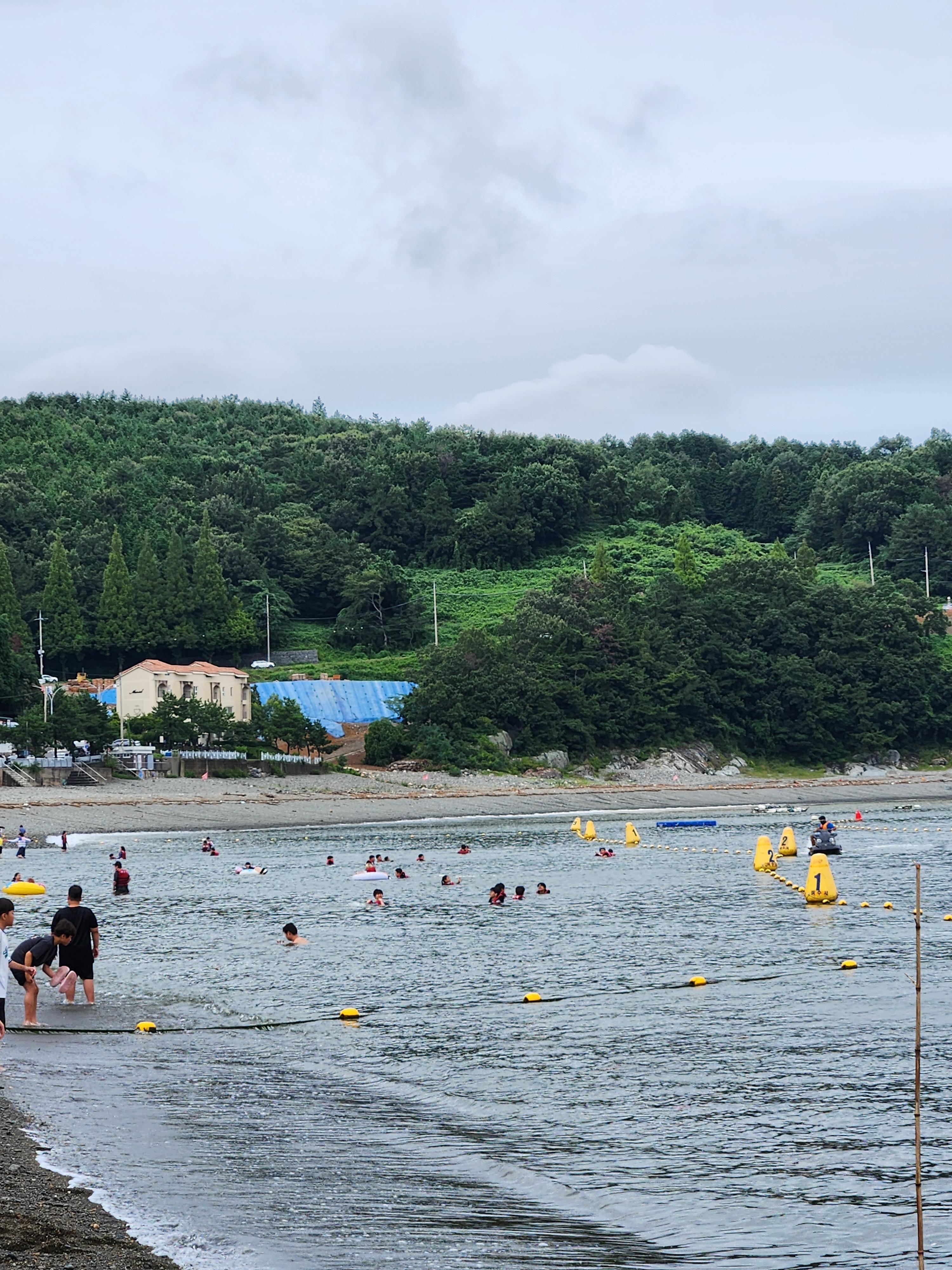여수 만성리 검은 모래 해변