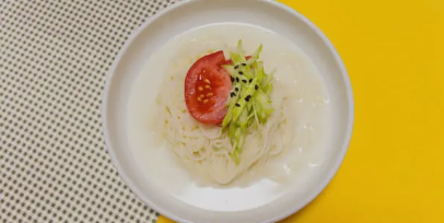계절 따라 더 맛있는 음식 이야기, 여름 냉면부터 겨울 해장국까지 꼭 먹어야 할 계절 음식 추천