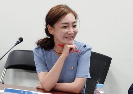 유정주 국회의원 프로필 나이 고향 학력 재산