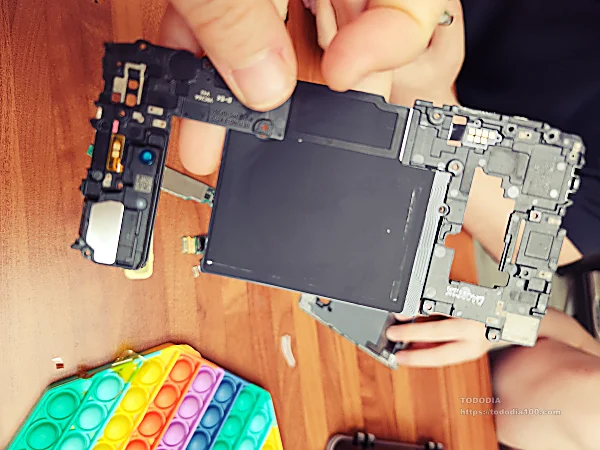 핸드폰 -완전 분해