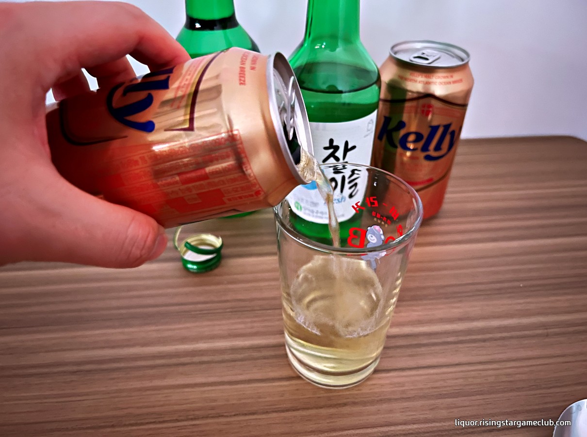 하이트진로 켈리 Kelly 로 참이슬과 소맥을 만드는 사진