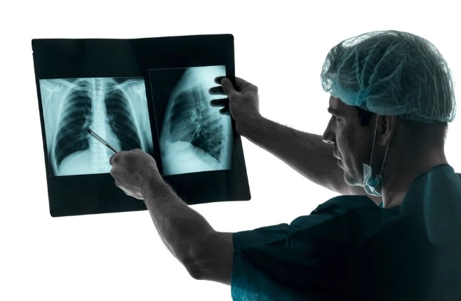 폐렴 전염성과 초기증상 4가지 및 폐렴구균 예방접종 가격 횟수 총정리