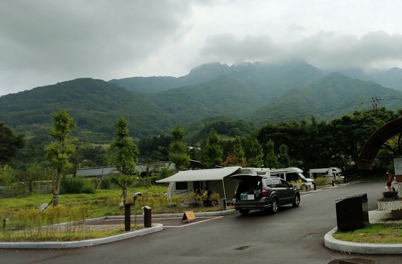 카라반 구역 전경 6개의 카라반 구역이 있다
