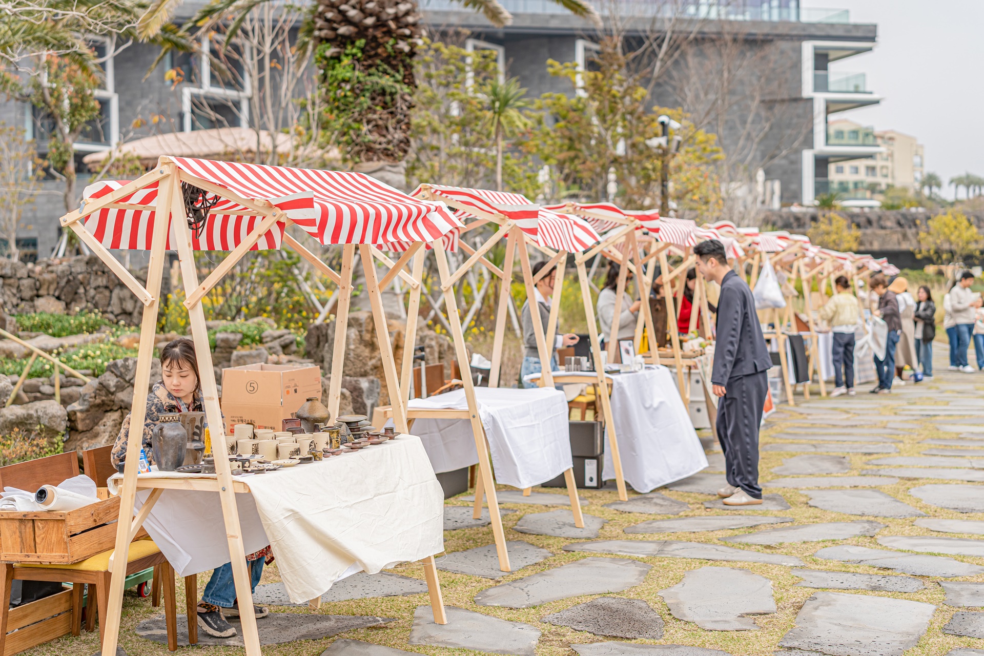 #JW가든 #JW메리어트제주 #댄싱두루미 #더플라잉호그 #아일랜드키친 #유채꽃 #제주사진 #제주여행 #제주유채꽃 #제주호텔