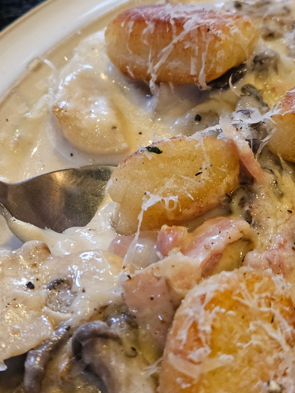 아크메 베이컨 크림 감자 뇨끼