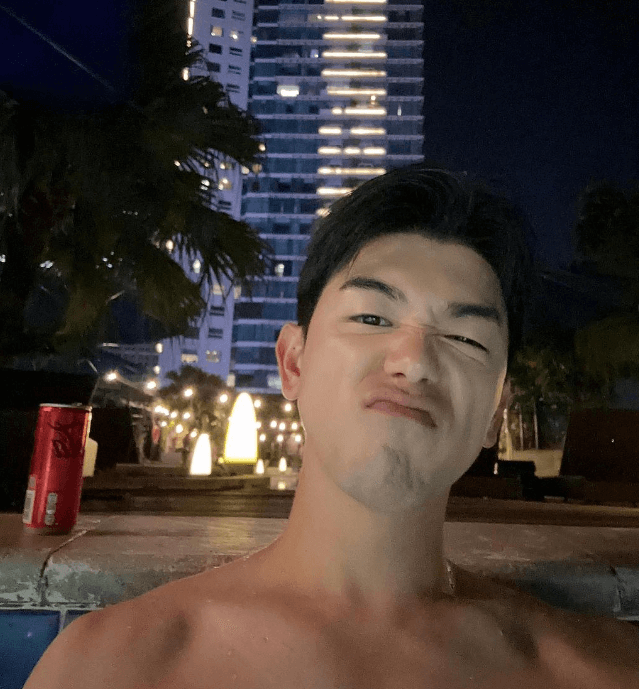 수영하는 에릭남