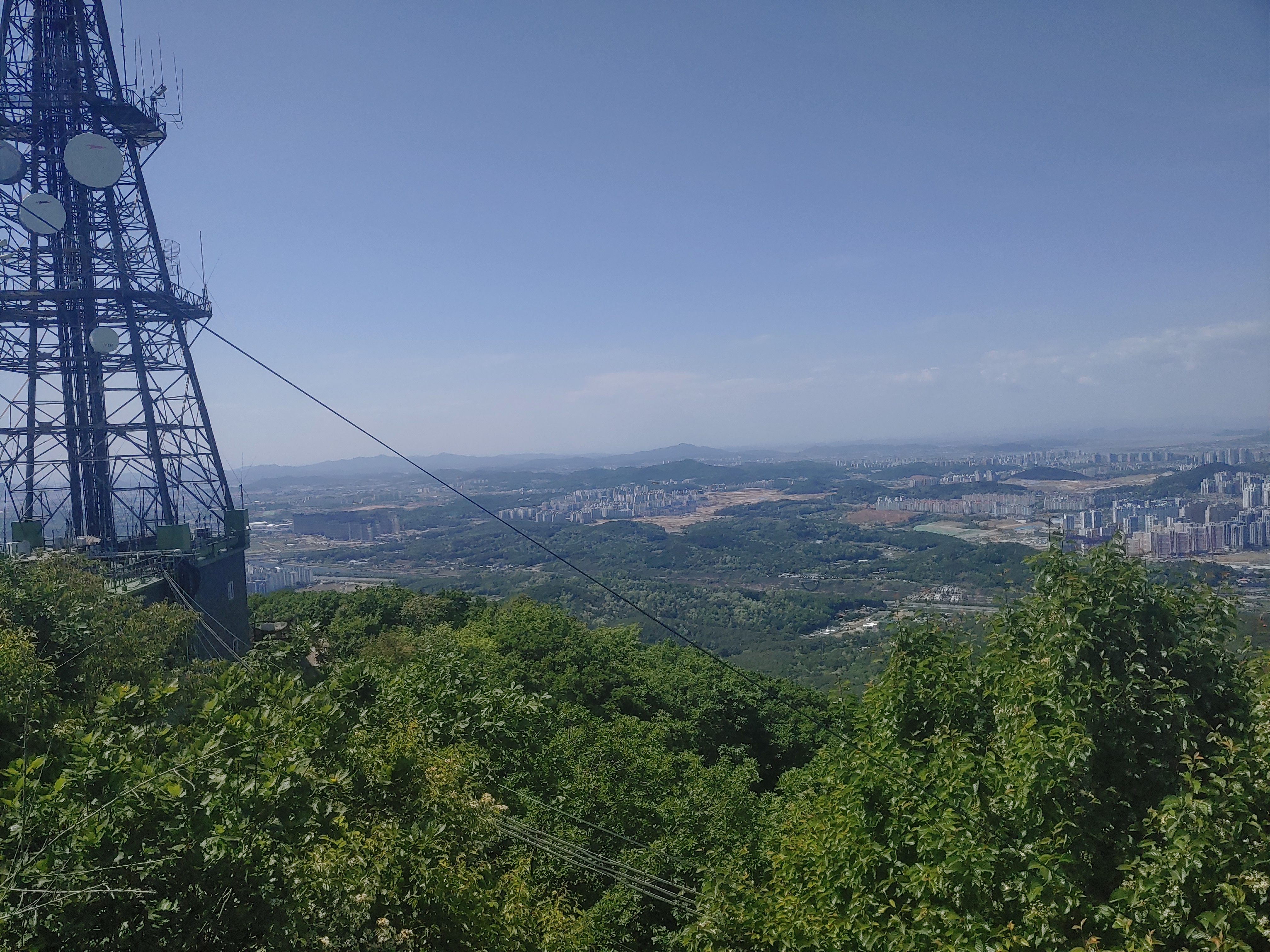 계양산 정상에서의 풍경사진