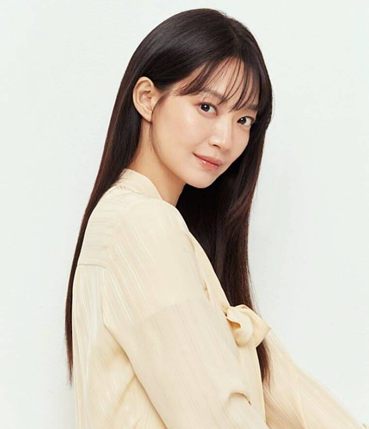 배우-신민아