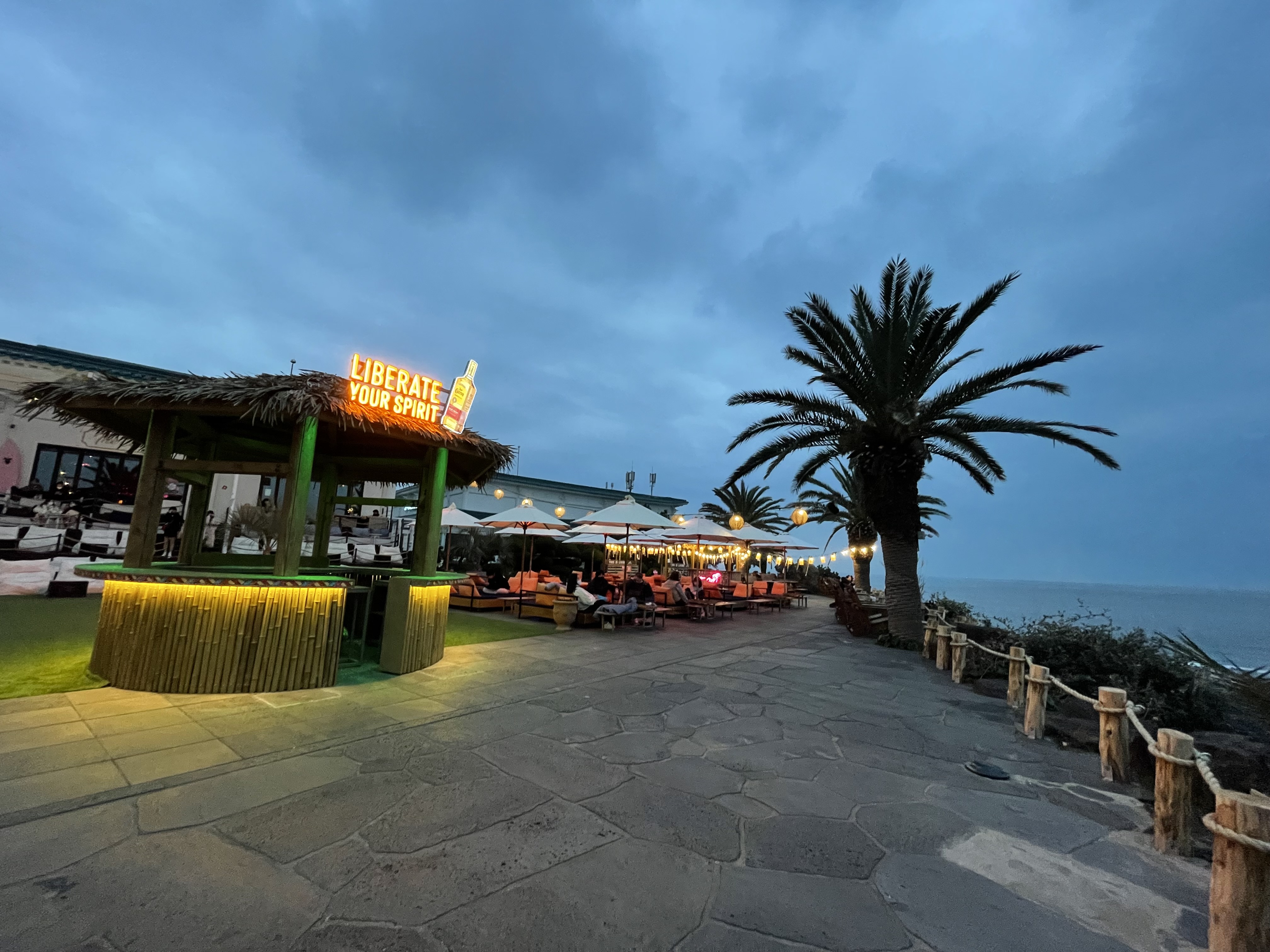 더클리프 실외 일부분