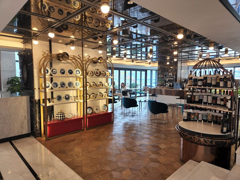 호텔-로비-옆-카페