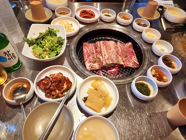 줄서는식당 Korean BBQ, 수원왕갈비, 아보카도 트러플 육회, 빗살로스, LA양념갈비 맛있는 식당 서울대입구역 샤로수길 갈비집 고기집 맛집 소개