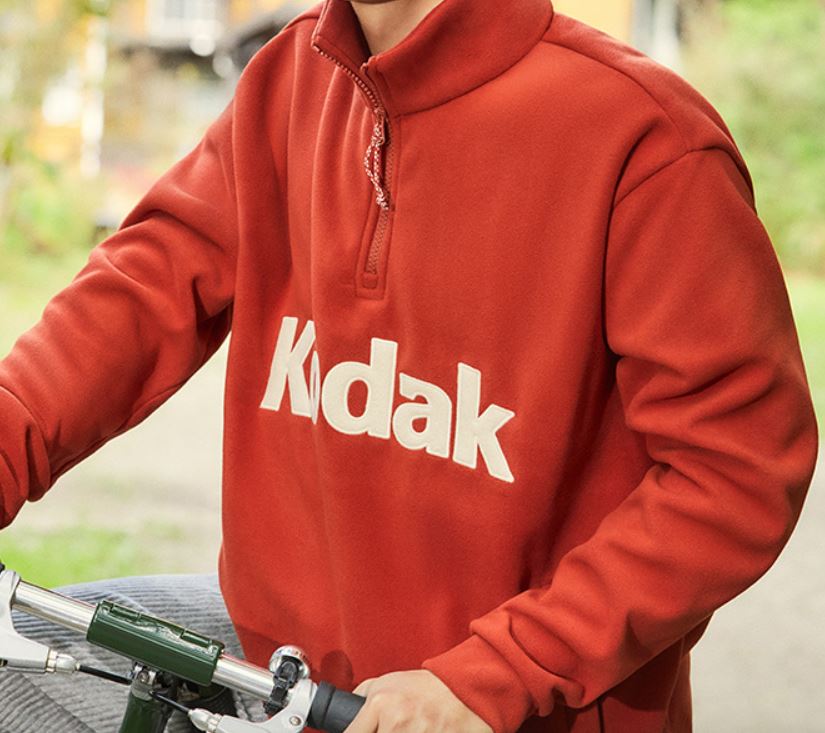 코닥-마이크로플리스-반집업-맨투맨-레드-색상-사진