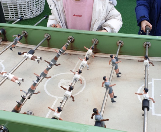 제주도 한달살기 4인가족 전이수 갤러리 앞 미니 축구대 게임