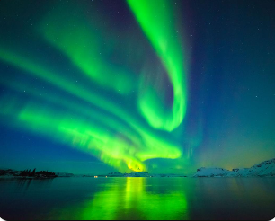 오로라가 흐르듯 움직이는 모습