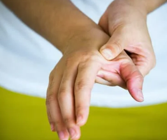 손목터널증후군 증상과 치료법 수술