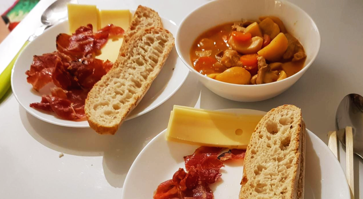 유럽식 아침식사, 베이컨 치즈 바게트 스튜