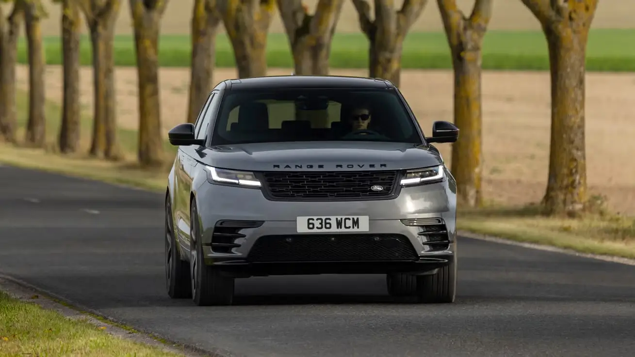 레인지 로버 벨라 이미지