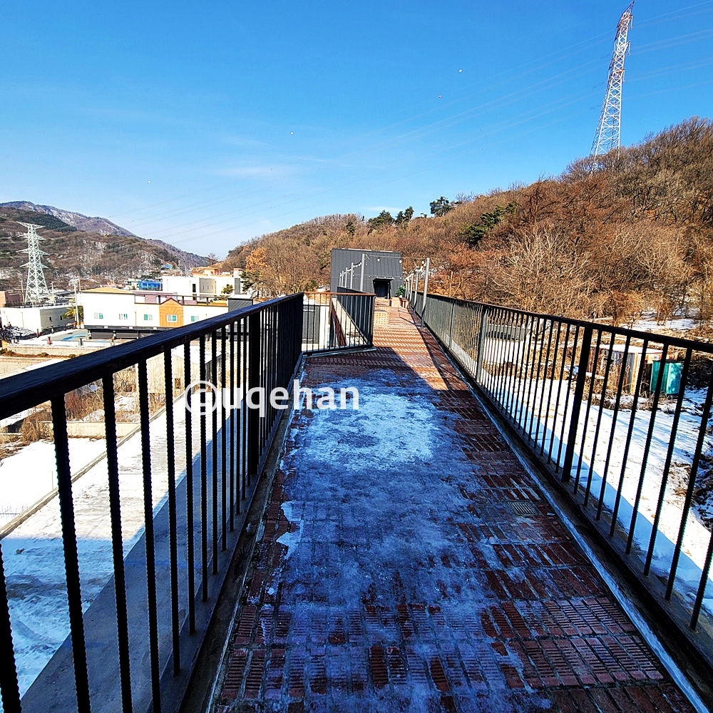  양주 카페 럿지 3층에 루푸탑이 마련되어 있다.