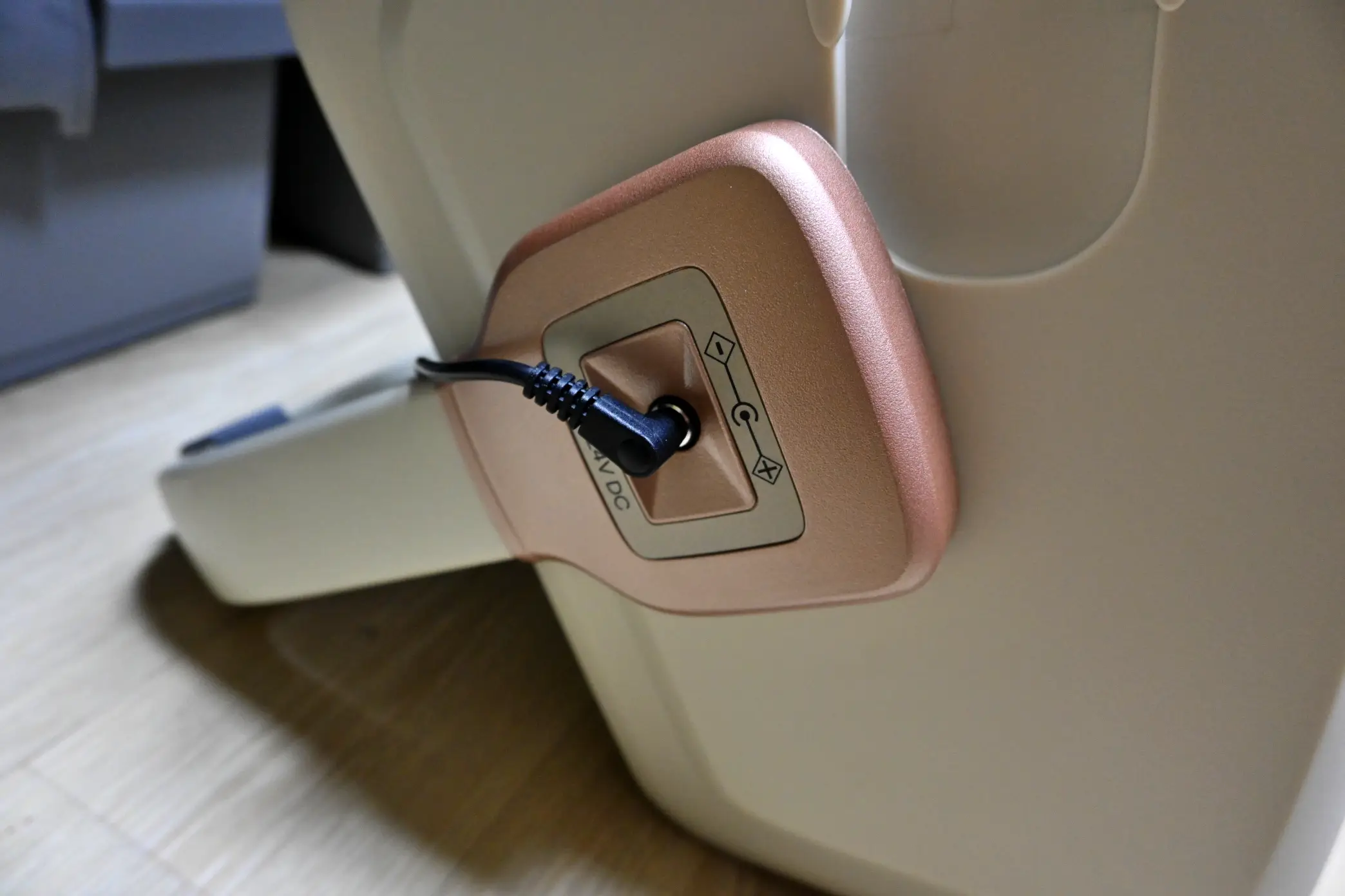 웰모아 웰러쉬 다리마사지기 HCW-60S 어떤 자세에서도 마사지 가능 사진10