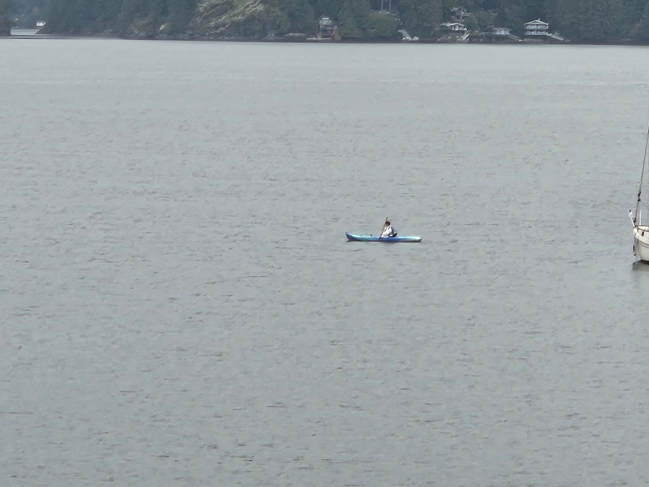 ㅋㅋ 나름 망망대해를 카약에 의존해 떠돌고 있는 나의 모습. 이번 여행에서 내가 거북목이 심각하다는 걸 깨달았다