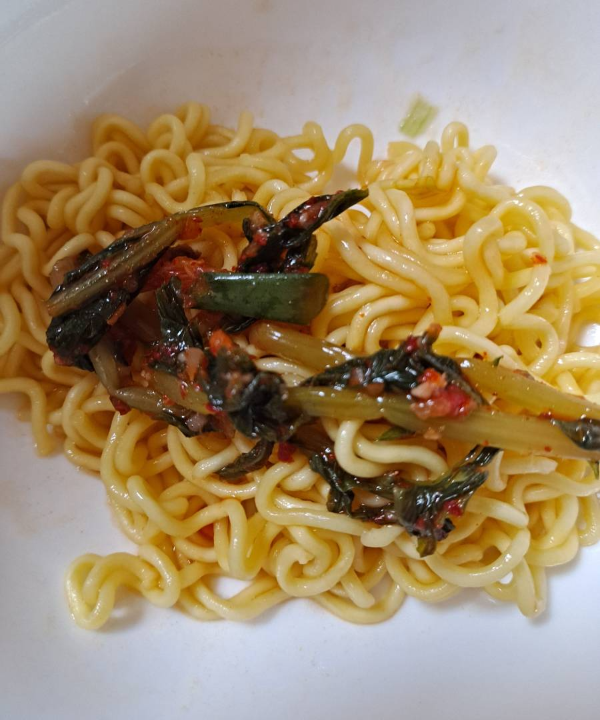 컵라면과 알타리김치 조합