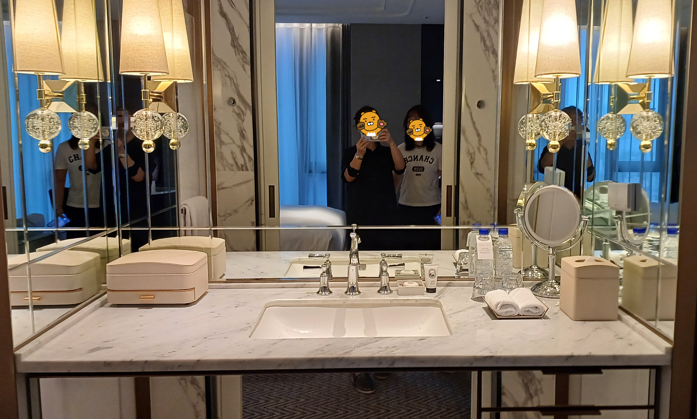 호캉스-소피텔앰배서더-수영장-11