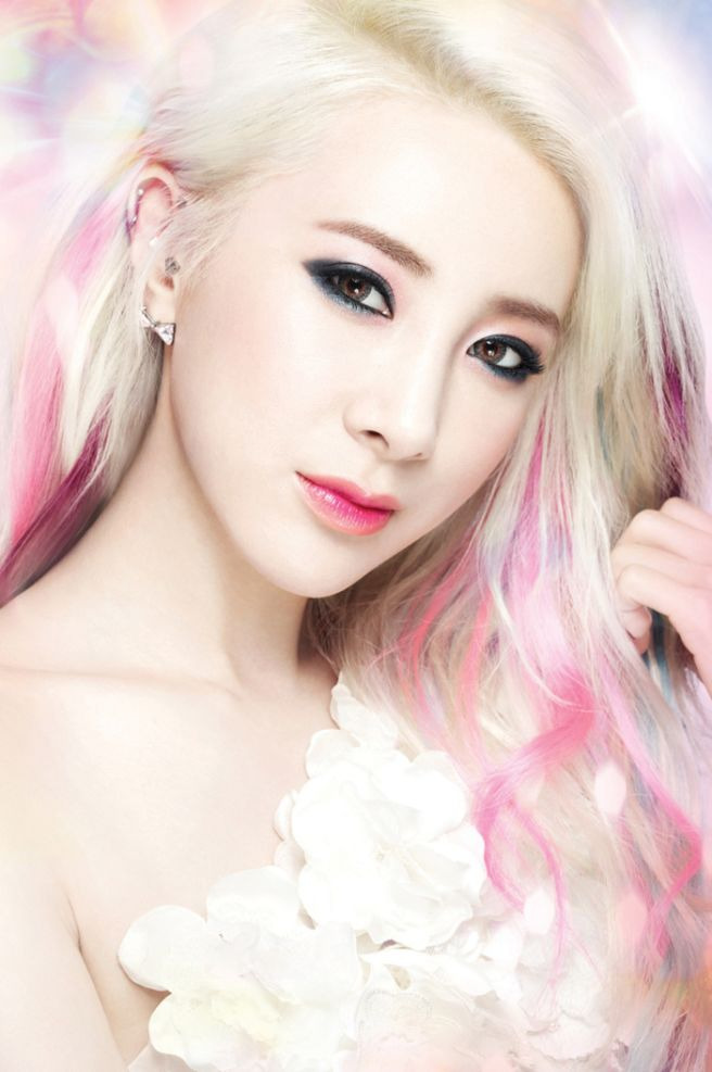 서인영 이혼 사유 남편 나이 프로필 근황 유튜브 잭팟 코 보형물 제거 스토리 총정리