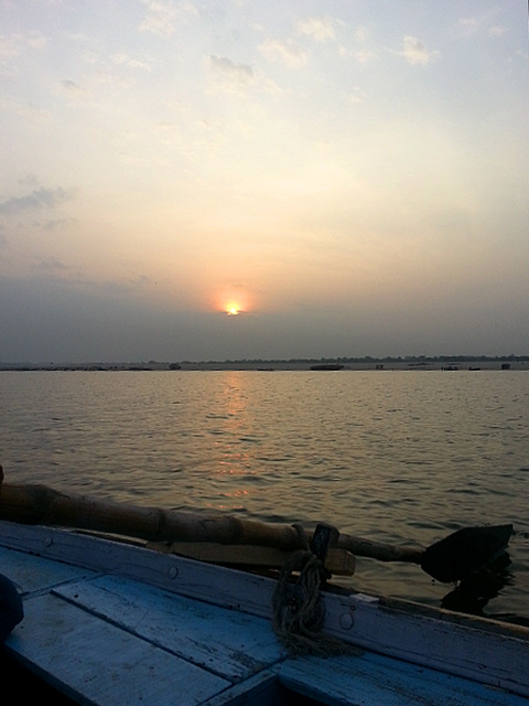 갠지스 강 일출