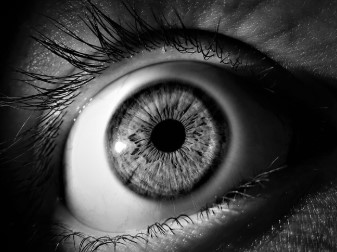 눈 실핏줄 터짐&amp;#44; 단순 피로일까?