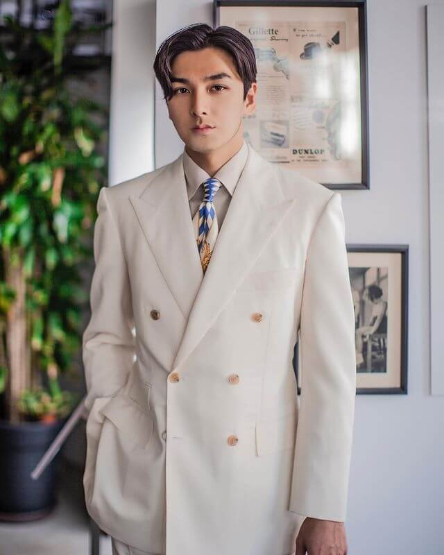 정장입은 김세준