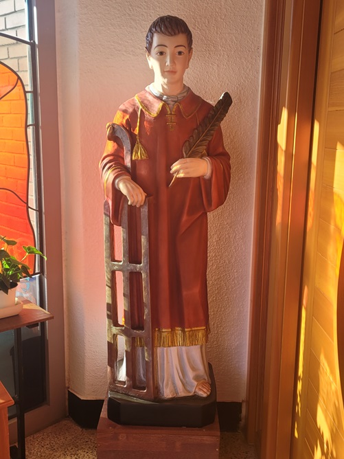 사진은 경기도 가평군 청평성당의 주보성인 성 라우렌시오 성인 상입니다.